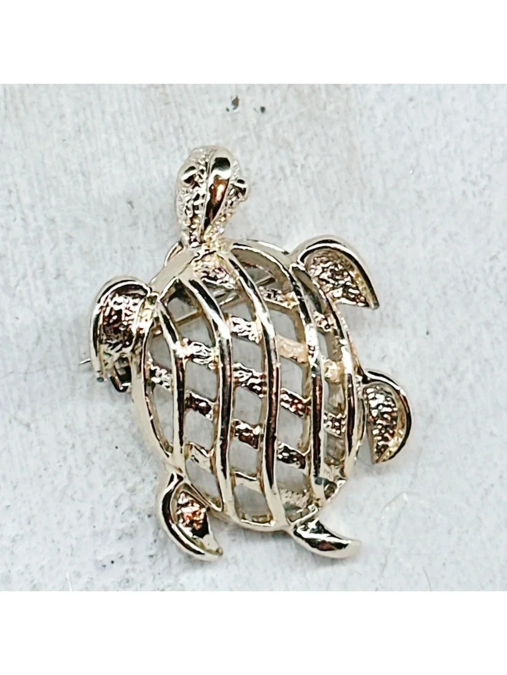 4660u. Gerry’s Goldtone Vintage Turtle Brooch